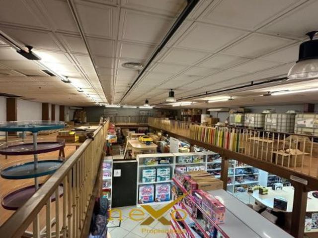 Local Comercial en venta en Lora Del Río, Andalucía