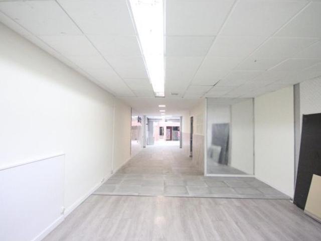 Local Comercial en alquiler en Olesa de Montserrat, Barcelona