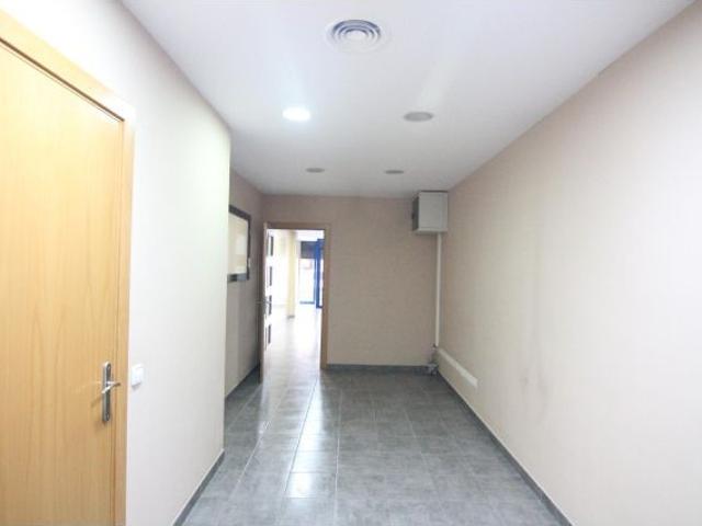 Local Comercial en alquiler en Olesa De Montserrat, Barcelona