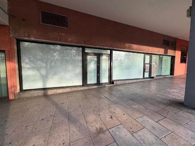 Local Comercial en alquiler en Canaletes, Cerdanyola Del Vallès