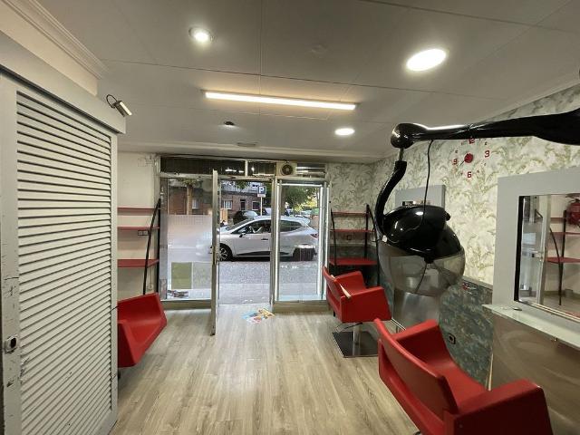 Local Comercial en alquiler en Sant Narcís, Girona