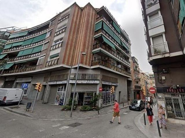 Local Comercial en alquiler en Barcelonès, Catalunya
