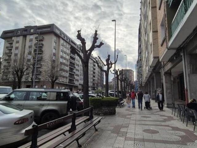 Local Comercial en alquiler en Arteagabeitia, Barakaldo
