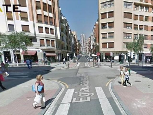 Local Comercial en alquiler en Abando, Bilbao