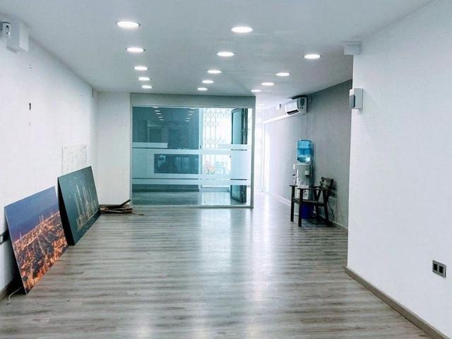 Local Comercial en alquiler en Districte 1, Barcelonès