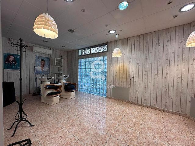 Local Comercial en alquiler en Cornellà De Llobregat, la Gavarra