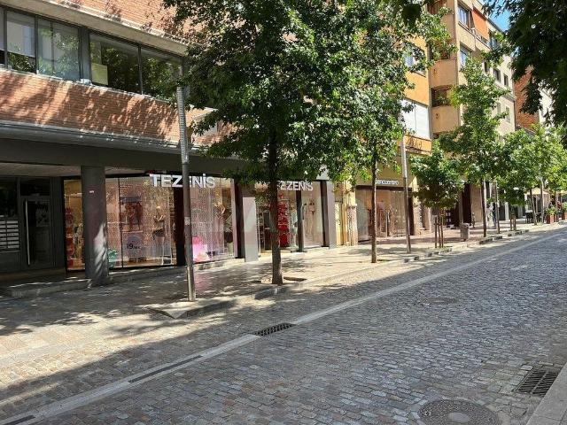 Local Comercial en alquiler en Girona, el Mercadal