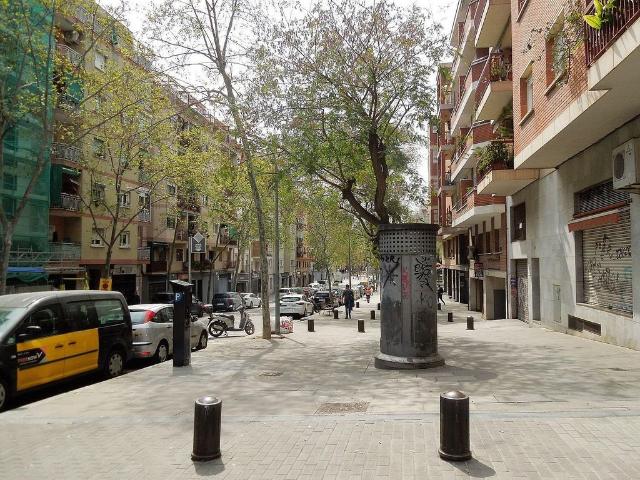 Local Comercial en alquiler en Barcelona, la Prosperitat