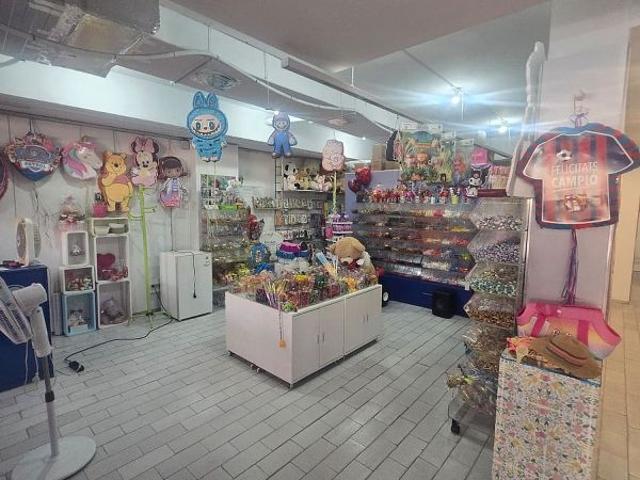 Local Comercial en alquiler en la Plana, Esplugues de Llobregat