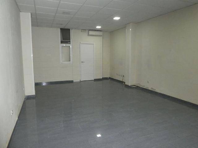 Local Comercial en alquiler en Can Mariner, Barcelonès