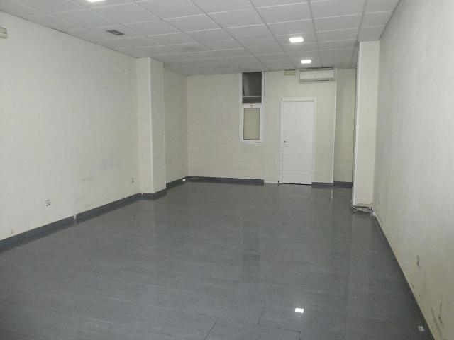 Local Comercial en alquiler en Riu Sud, Barcelonès