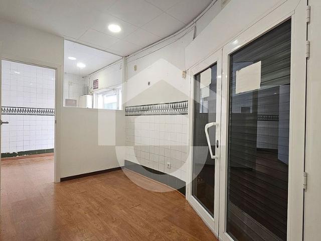 Local Comercial en alquiler en Nou Barris, Barcelonès