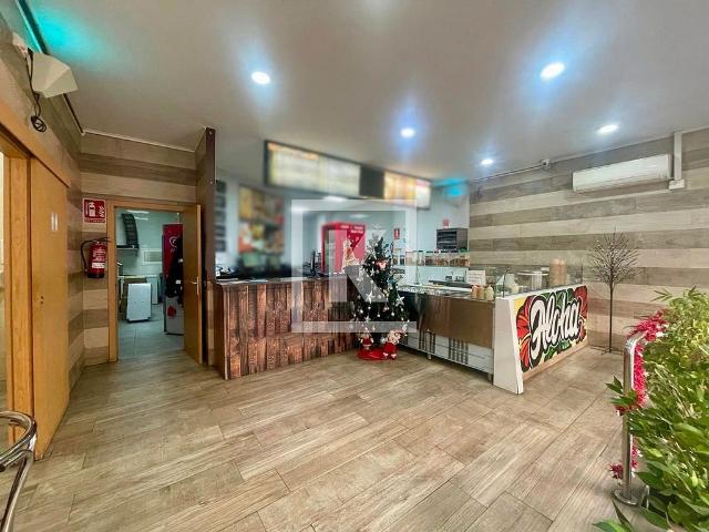 Local Comercial en alquiler en Cornellà De Llobregat, el Pedró