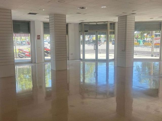 Local Comercial en alquiler en Sant Joan Baptista - districte 2, Barcelonès