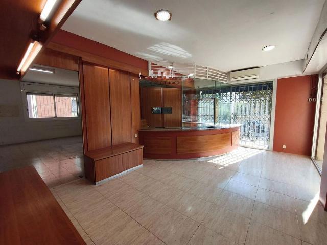 Local Comercial en alquiler en Nou Barris, Barcelonès