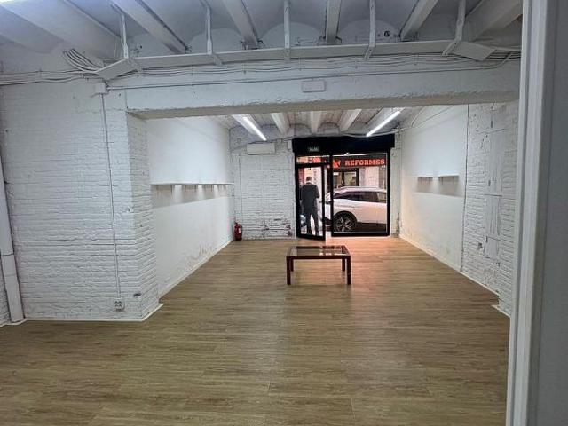 Local Comercial en alquiler en Districte II, Barcelonès
