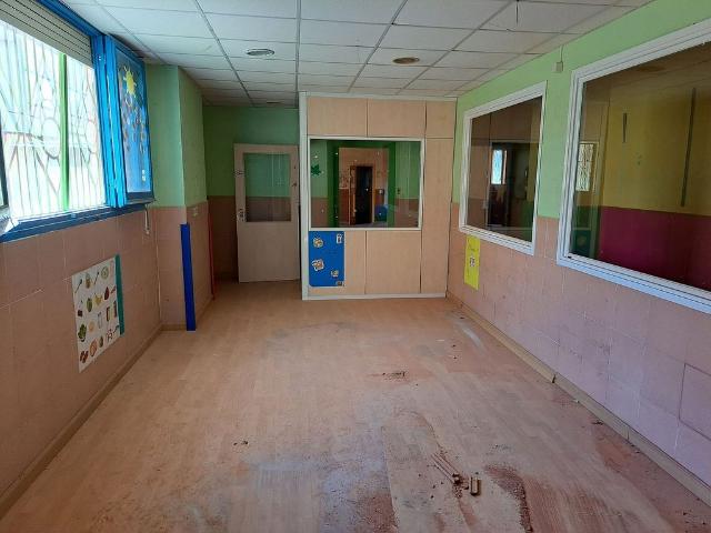 Local Comercial en alquiler en Cornellà De Llobregat, Riera