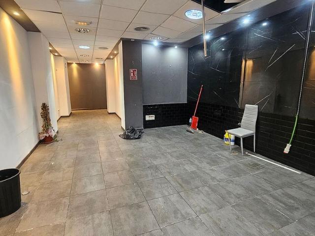 Local Comercial en alquiler en Districte II, Barcelonès