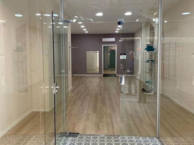Local Comercial en alquiler en Centre, l'Hospitalet de Llobregat