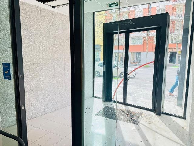 Local Comercial en alquiler en Girona, Eixample
