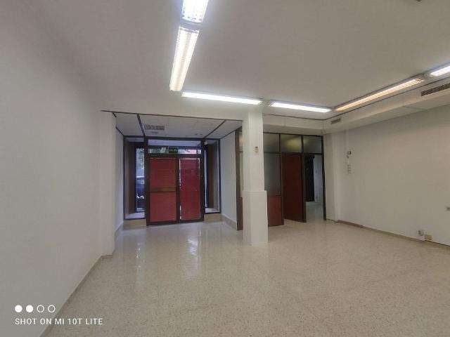 Local Comercial en alquiler en Banús, Vallès Occidental