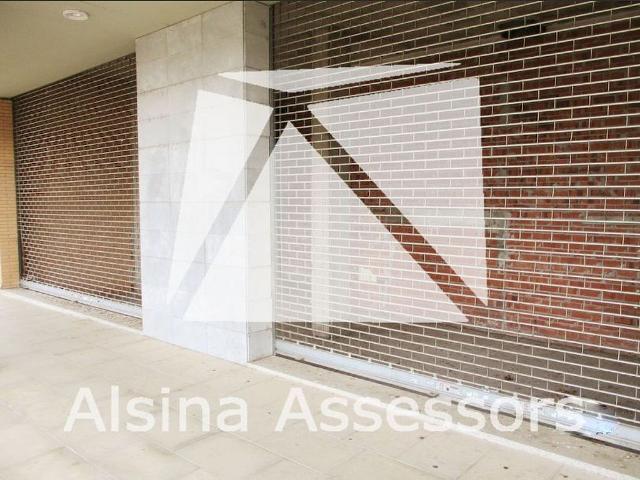 Local Comercial en alquiler en Girona, Eixample
