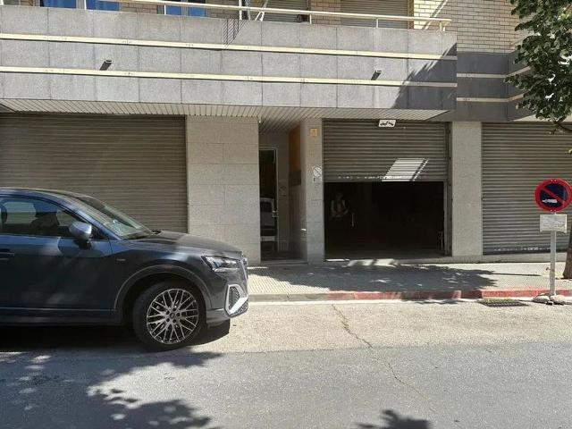 Local Comercial en alquiler en Barri dels Caputxins, Osona