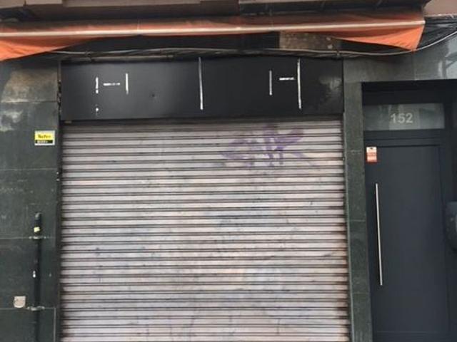 Local Comercial en alquiler en Districte III, Barcelonès