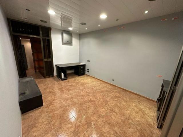 Local Comercial en alquiler en Nou Barris, Barcelonès