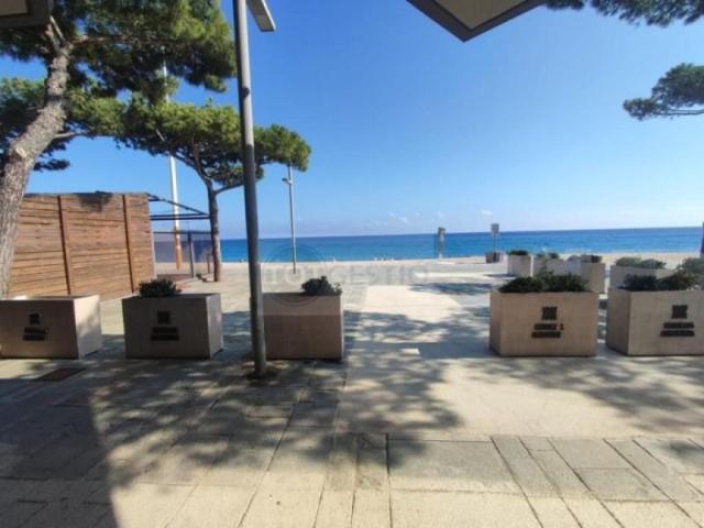 Local Comercial en alquiler en Castell-platja D'aro