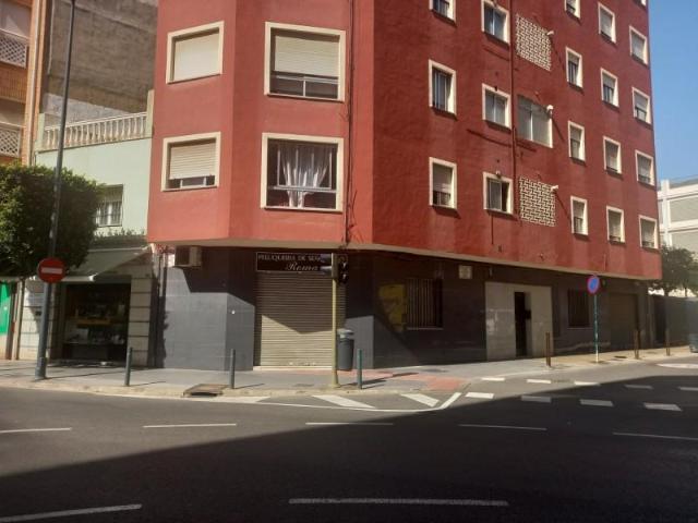 Local Comercial en alquiler en Castellón De La Plana, Grup Sant Vicent Ferrer
