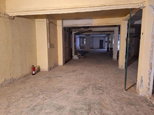 Local Comercial en alquiler en Cornellà De Llobregat, Riera