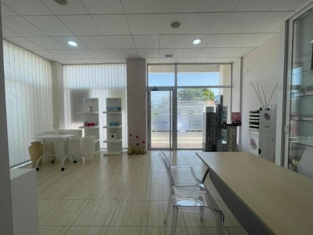 Local Comercial en alquiler en Dénia