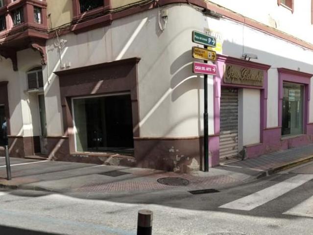 Local Comercial en alquiler en Dos Hermanas, Andalucía