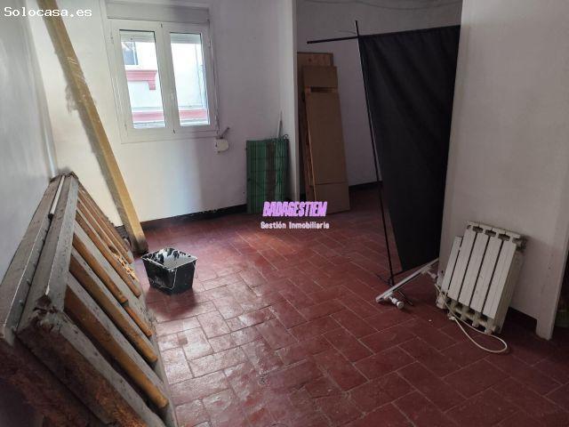 Local Comercial en alquiler en Districte 1, Barcelonès