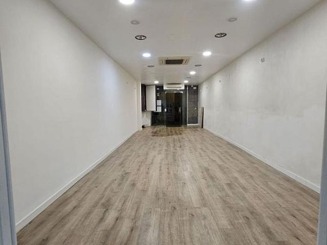 Local Comercial en alquiler en Esparreguera, Barcelona