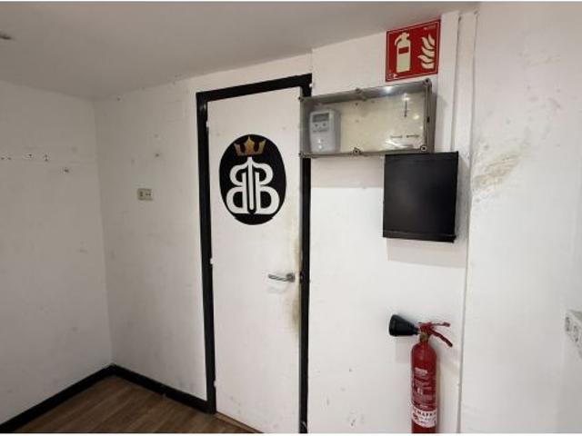 Local Comercial en alquiler en la Plana, Esplugues de Llobregat