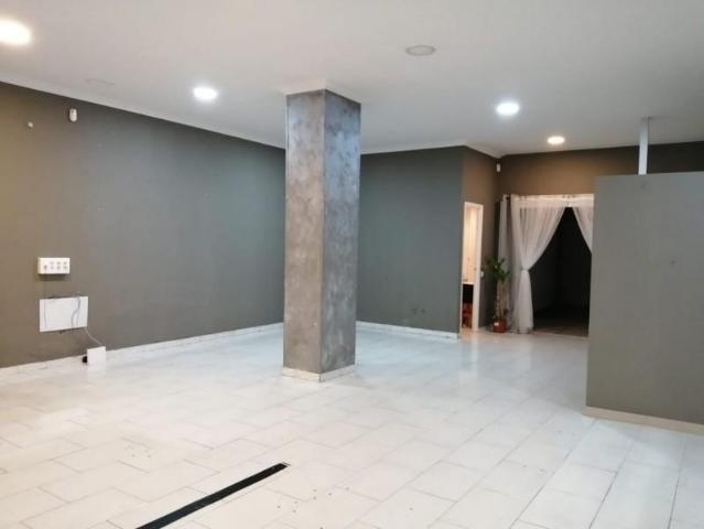 Local Comercial en alquiler en El Llano, Gijón