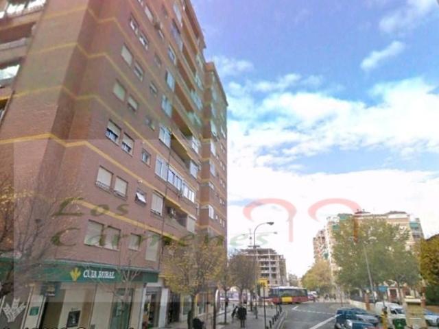 Local Comercial en alquiler en Granada, Plaza Toros - Doctores - San Lázaro