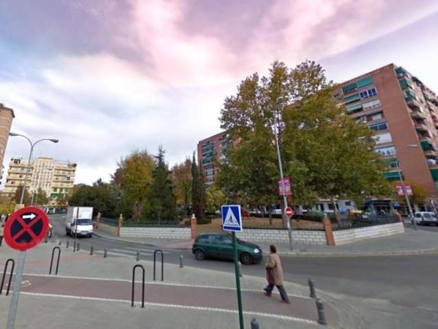 Local Comercial en alquiler en Granada, Zaidín - Vergeles