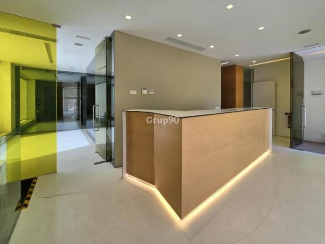 Local Comercial en alquiler en Lleida, Universitat