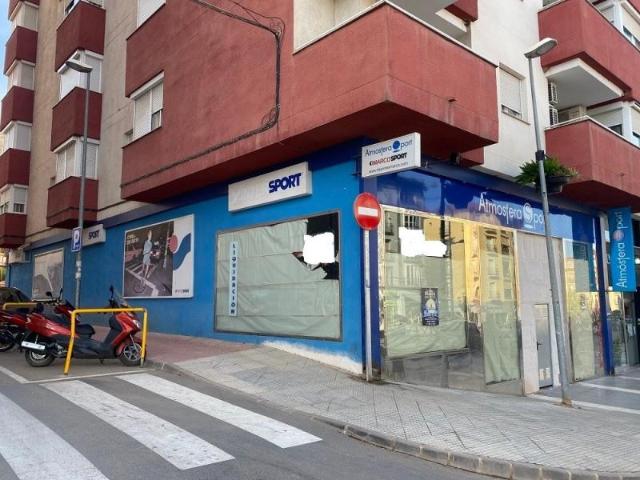 Local Comercial en alquiler en Loja, Urbanización Pline