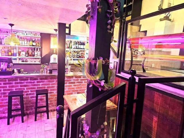 Local Comercial en alquiler en Madrid, Universidad