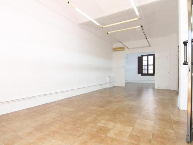 Local Comercial en alquiler en Olesa De Montserrat, Barri de la Flora
