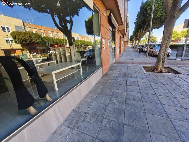 Local Comercial en alquiler en Palomares Del Río, Andalucía