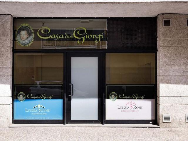 Local Comercial en alquiler en Girona, Eixample