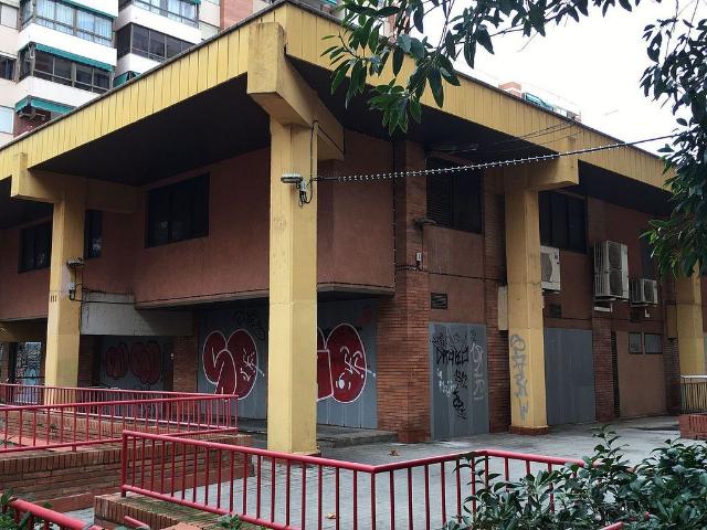 Local Comercial en alquiler en Nou Barris, Barcelonès