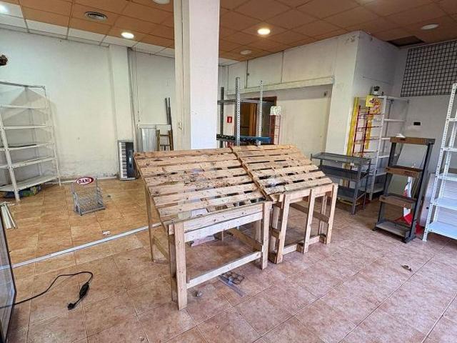 Local Comercial en alquiler en Barri Vell, Gironès