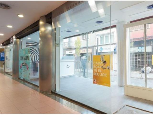 Local Comercial en alquiler en Centre, Vallès Occidental