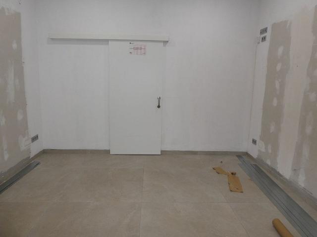 Local Comercial en alquiler en Santa Coloma De Gramenet, Barcelona